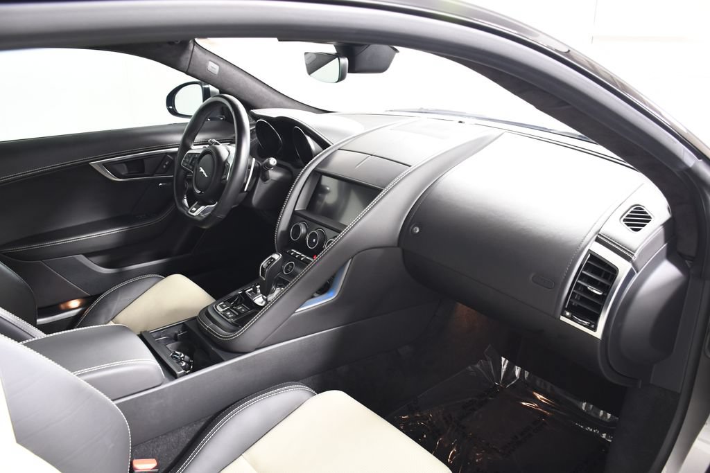 Used 2020 Jaguar F-TYPE R AWD/4WD image 20