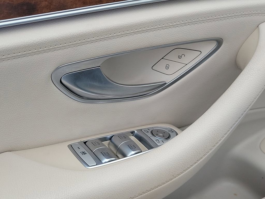 Used 2017 Mercedes-Benz E 300 image 29