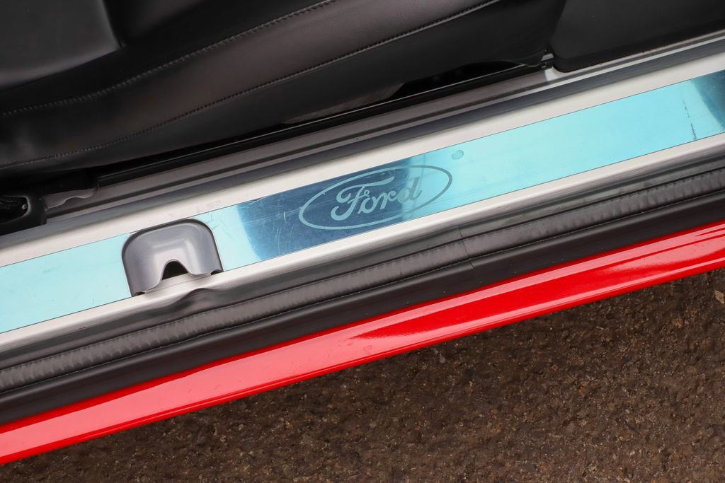 Used 2006 Ford GT RWD image 42