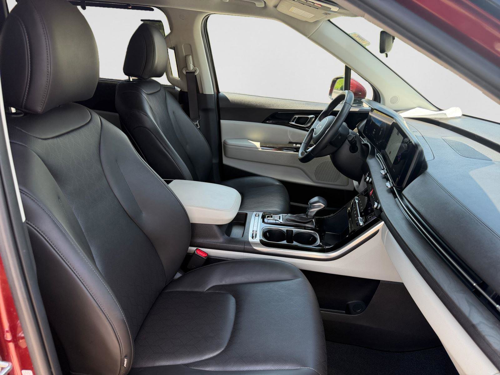 Used 2023 Kia Carnival SX FWD image 15