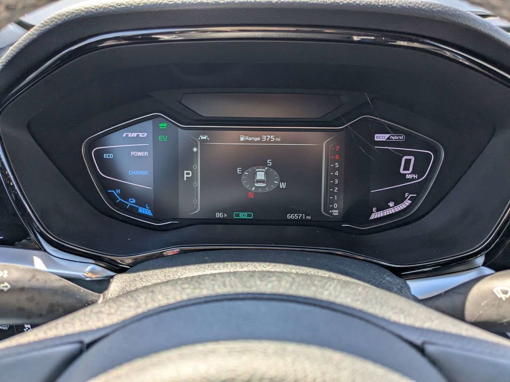 Used 2022 Kia Niro Touring Special Edition FWD image 26