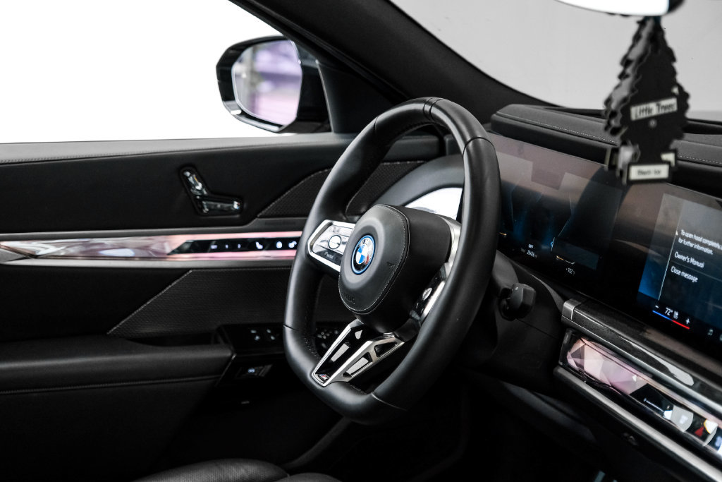 Used 2024 BMW i7 xDrive60 AWD/4WD image 15