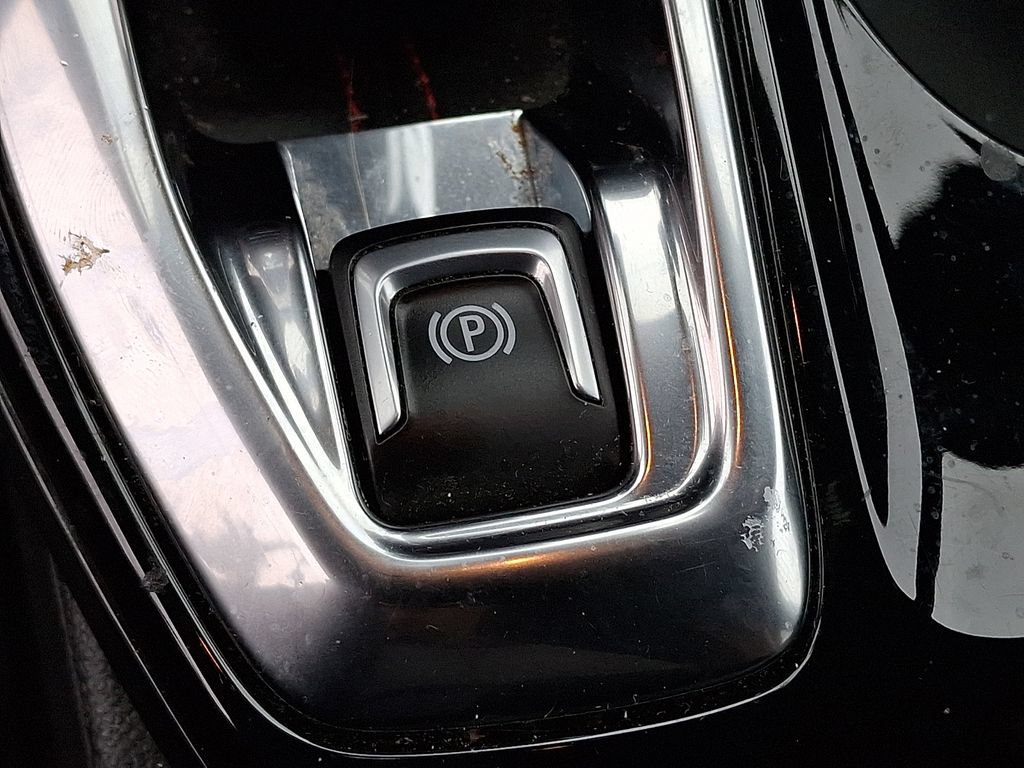 Used 2024 Chevrolet Trax RS w/ Sunroof Package FWD image 33