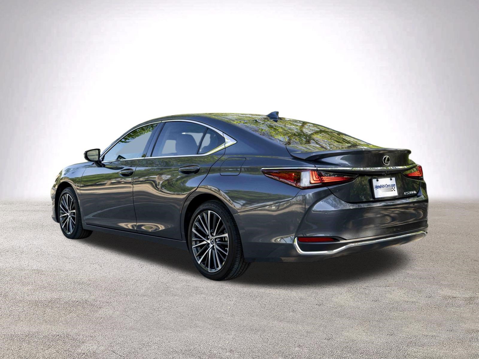 Used 2025 Lexus ES 300h w/ Premium Package image 7