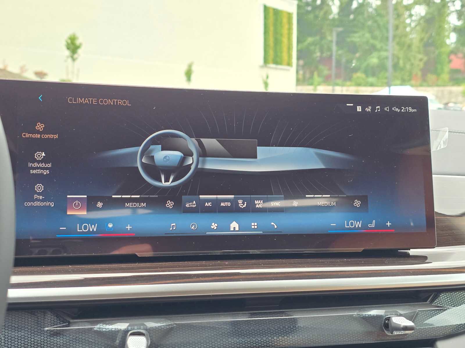 Used 2026 BMW X7 xDrive40i w/ Executive Package image 27