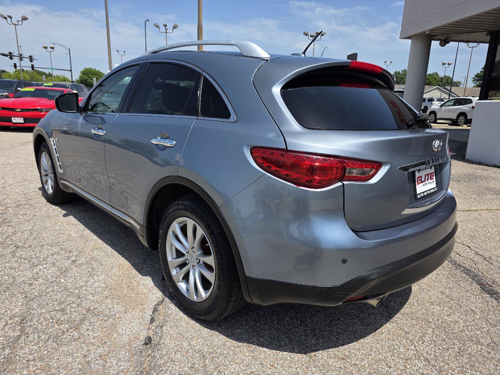 Used 2017 INFINITI QX70 2WD w/ Premium Package image 7