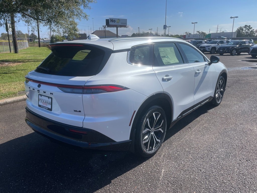 New 2025 Toyota Crown Signia image 7