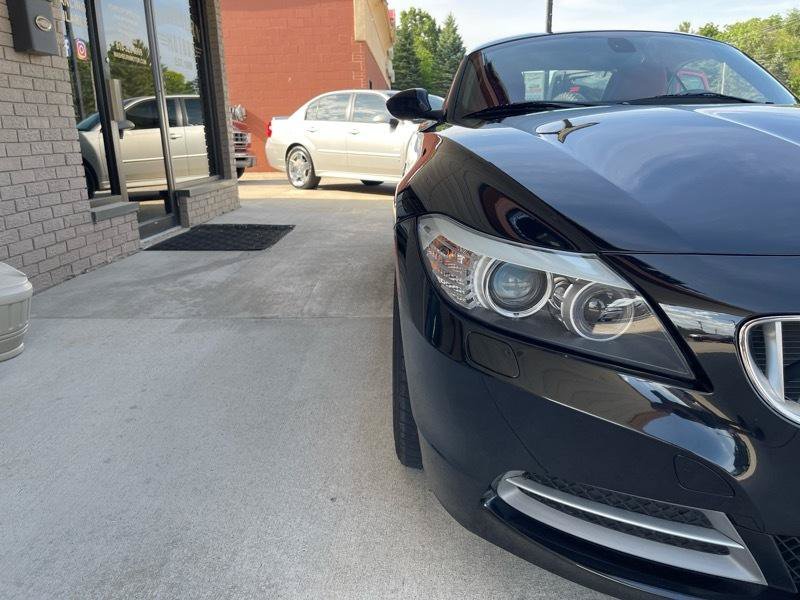 Used 2009 BMW Z4 sDrive35i RWD image 6