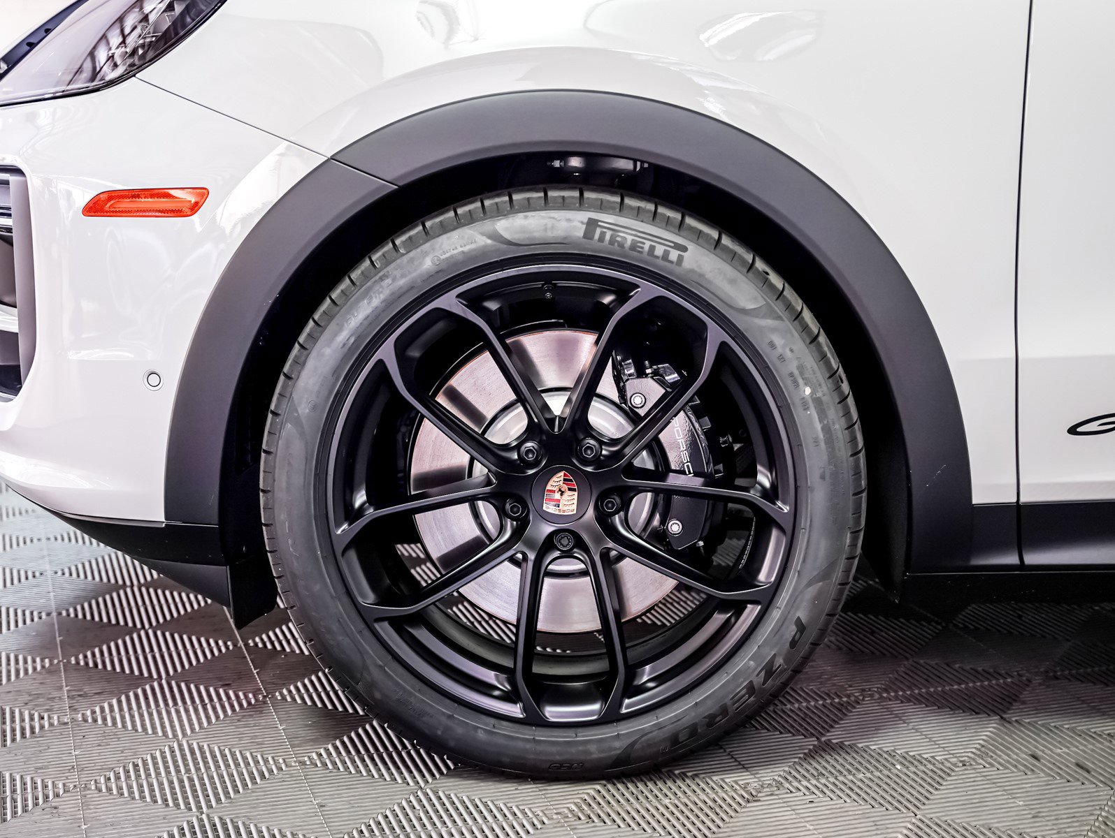 New 2026 Porsche Cayenne GTS image 14