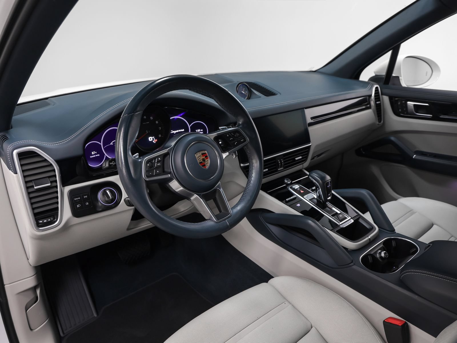 Used 2023 Porsche Cayenne AWD/4WD image 4