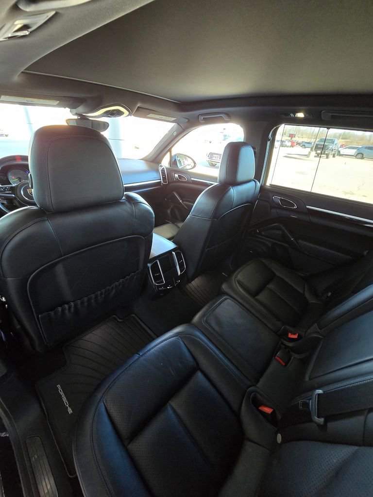 Used 2017 Porsche Cayenne S image 20