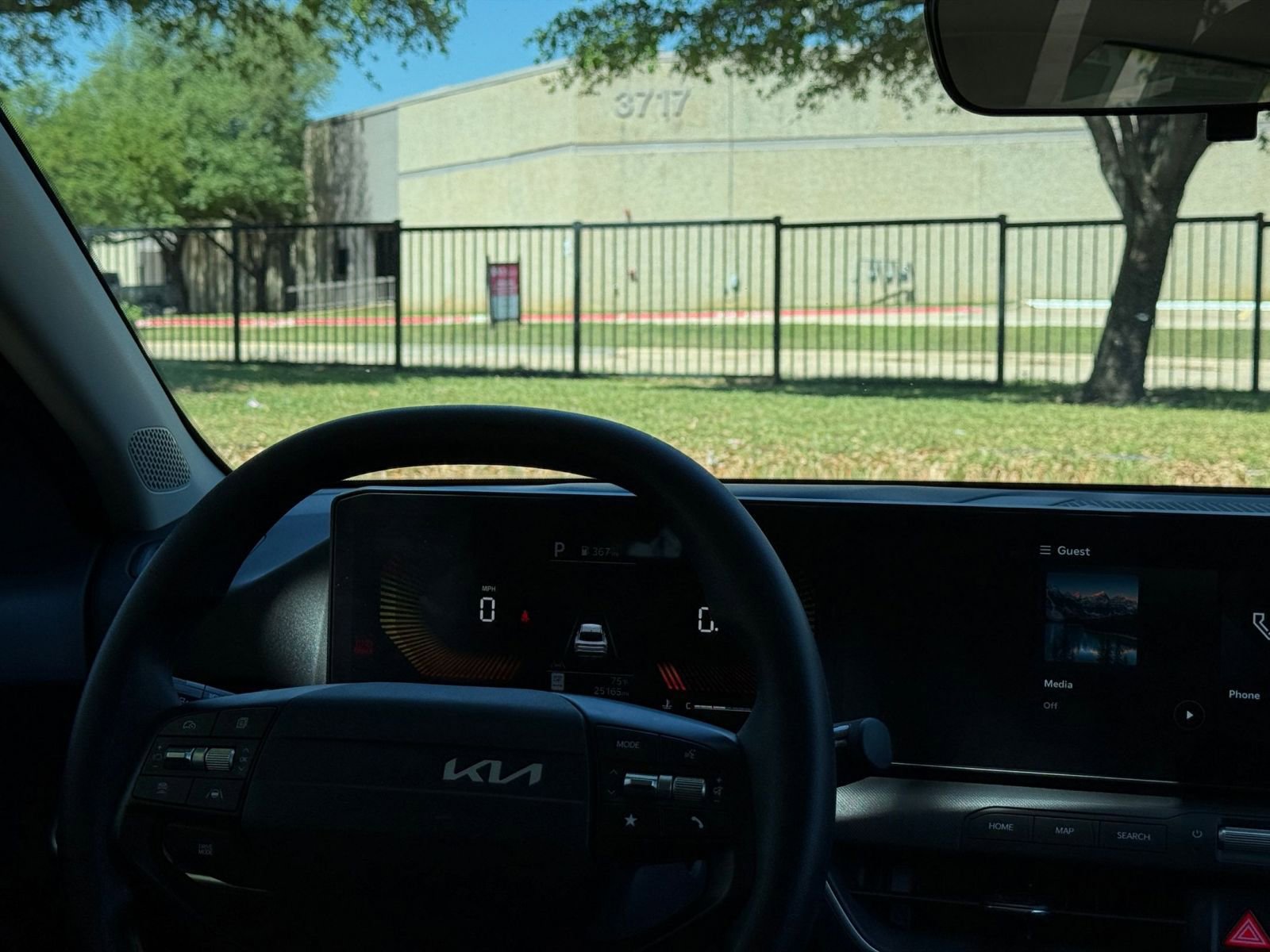 Used 2025 Kia K4 FWD image 35