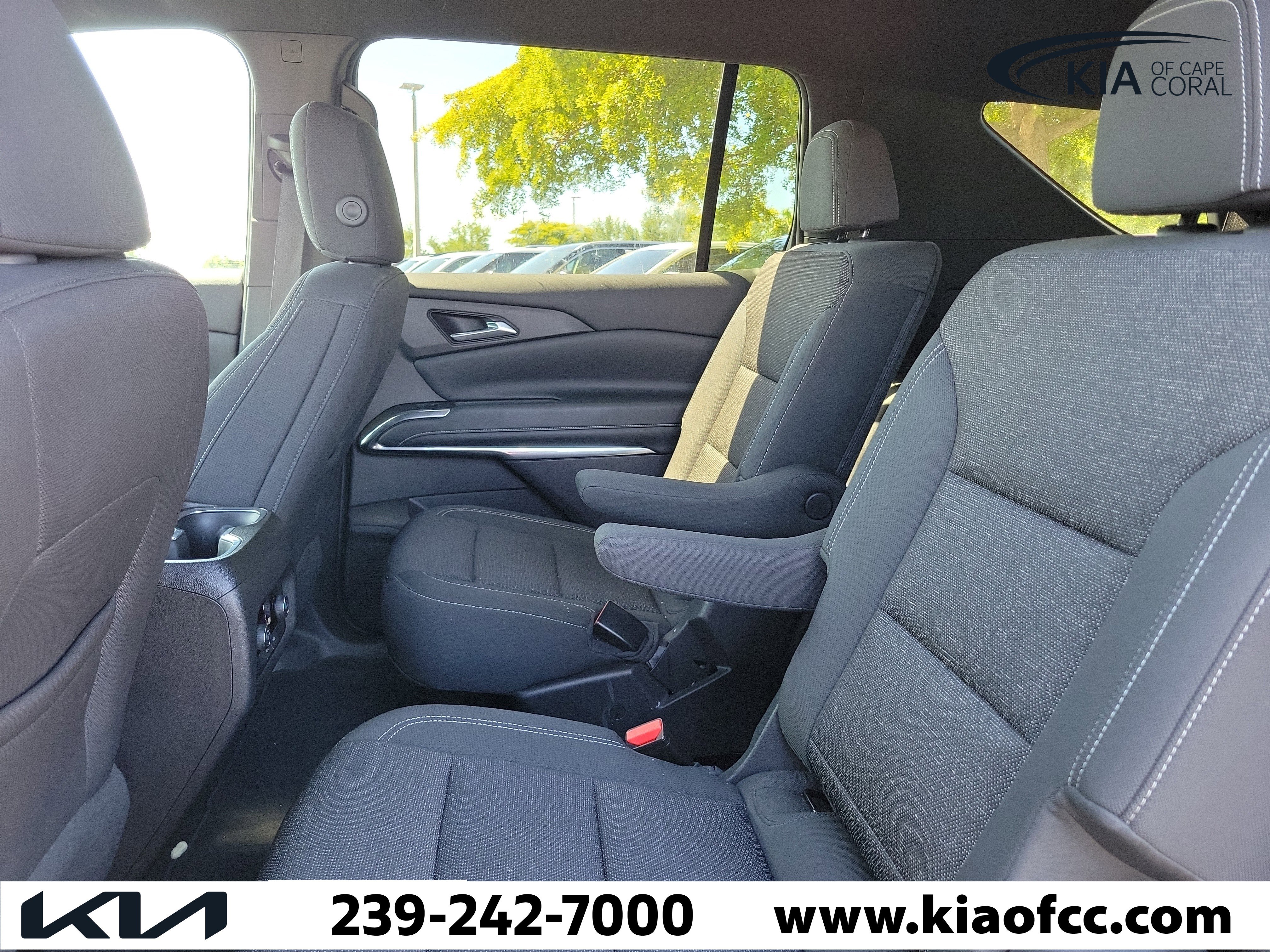 Used 2025 Chevrolet Traverse LT image 10