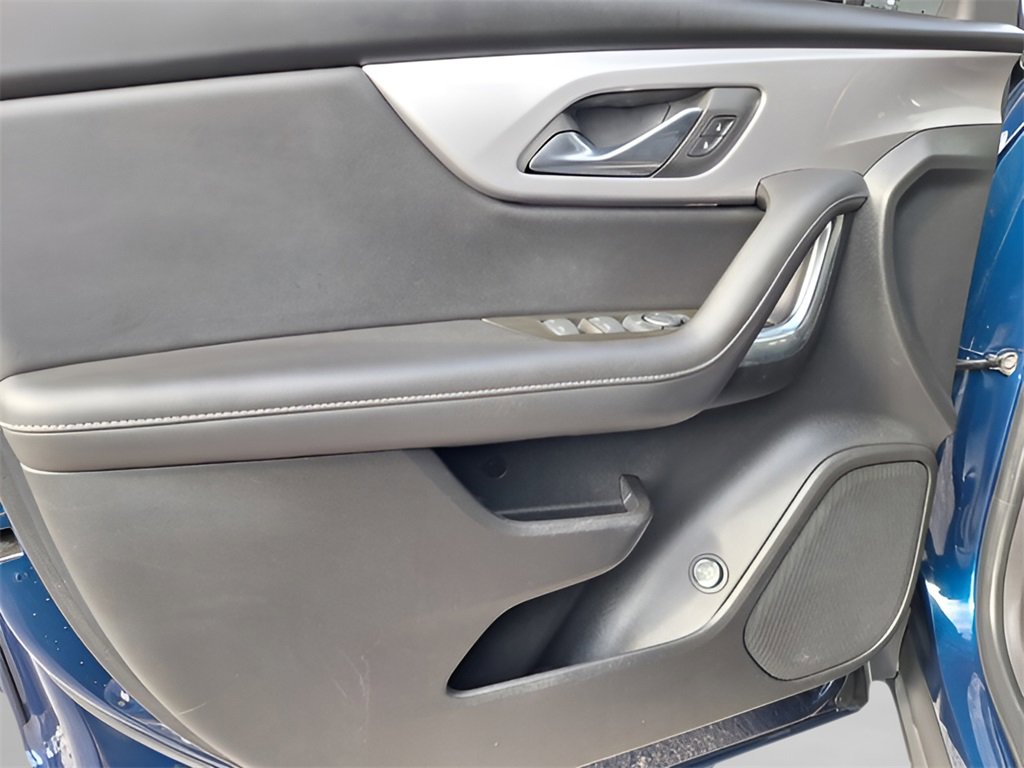 Used 2022 Chevrolet Blazer LT image 32