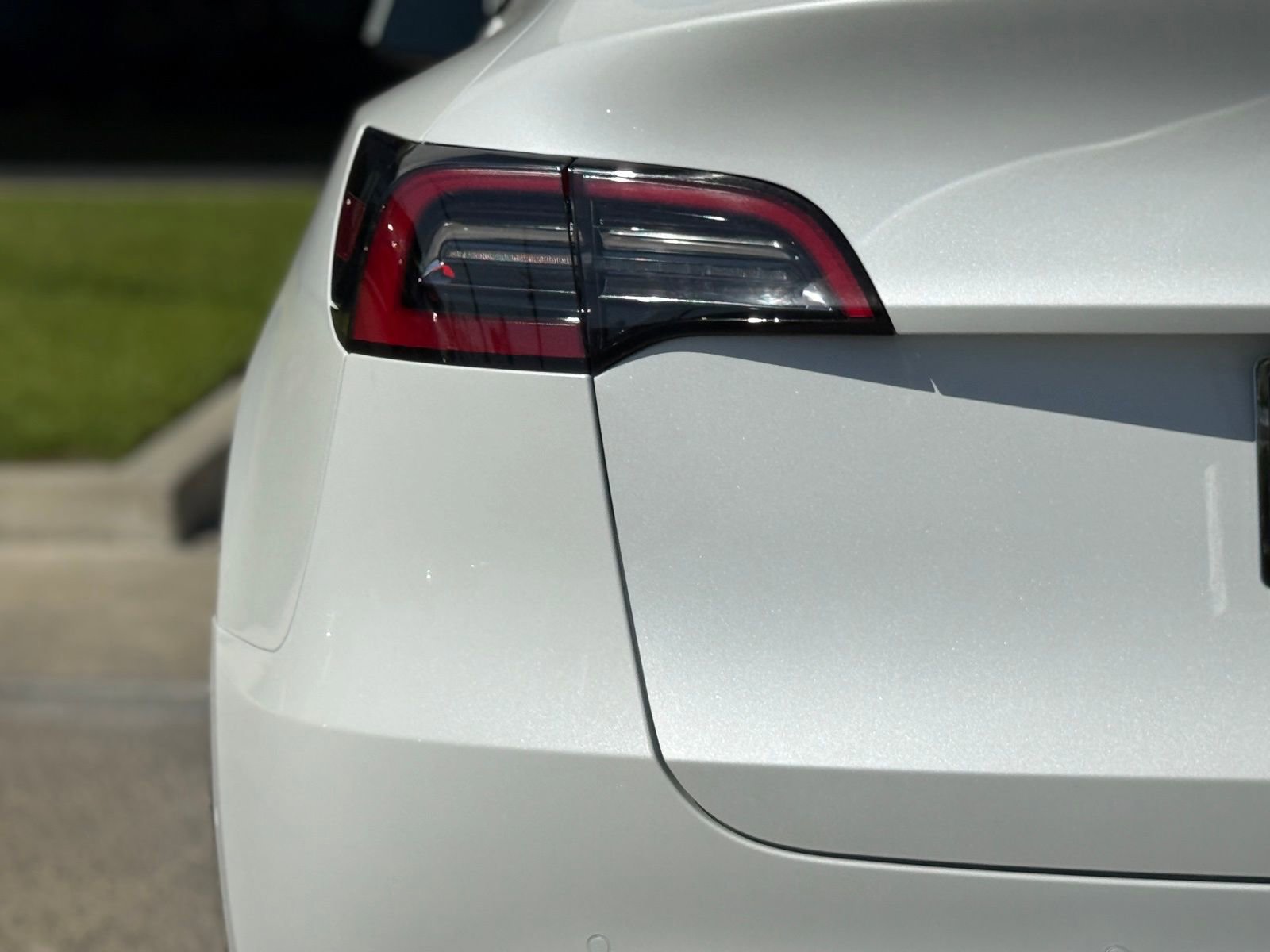 Used 2022 Tesla Model Y Long Range image 13