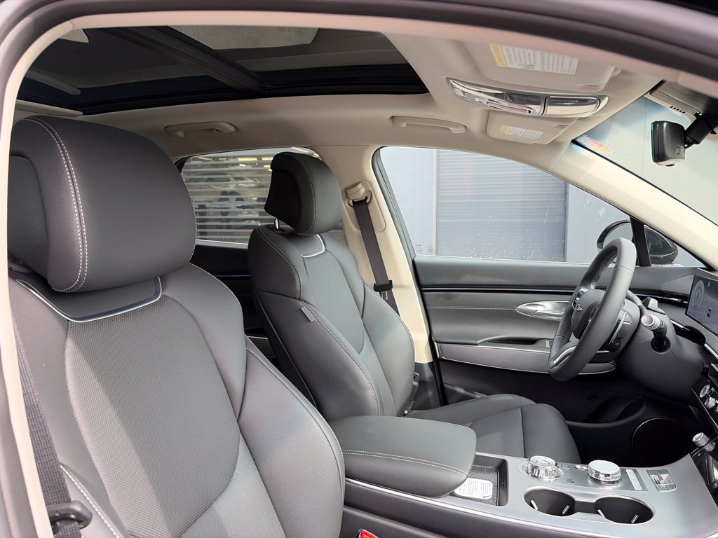 Certified 2026 Genesis GV70 2.5T Select AWD/4WD image 9