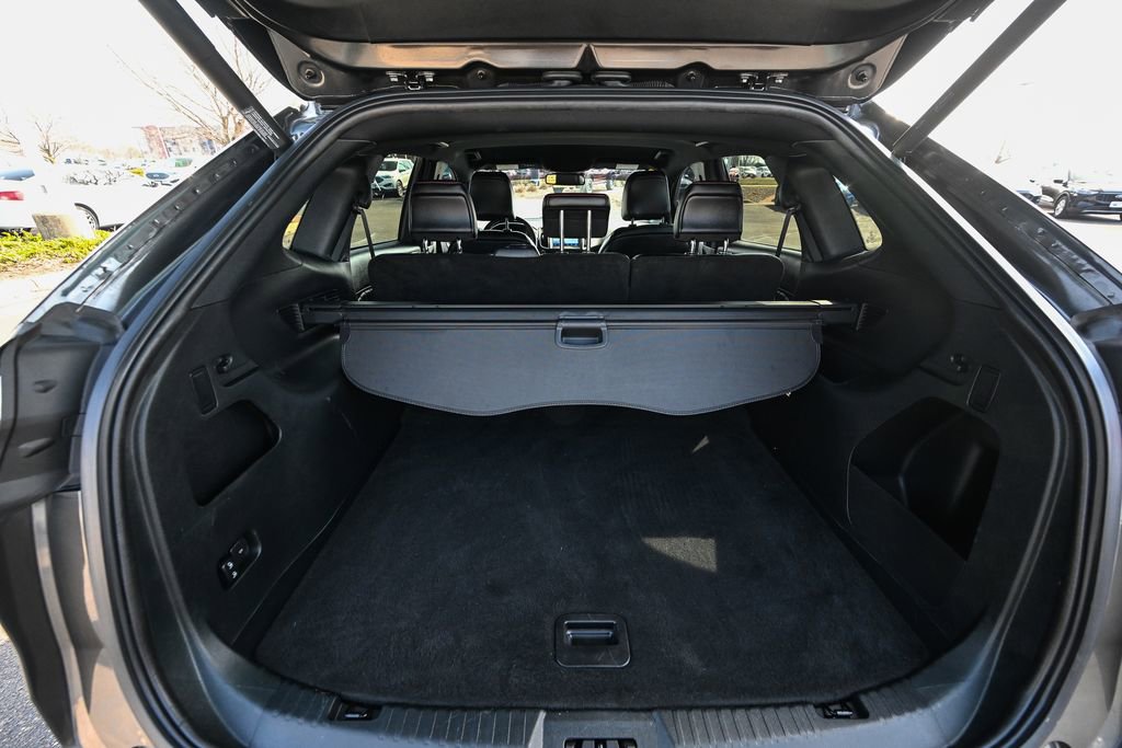 Used 2020 Ford Edge ST-Line w/ Cold Weather Package image 16