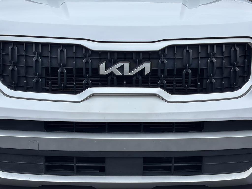 Used 2023 Kia Telluride LX image 9