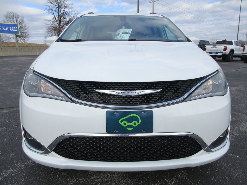 Used 2020 Chrysler Pacifica Touring-L image 8
