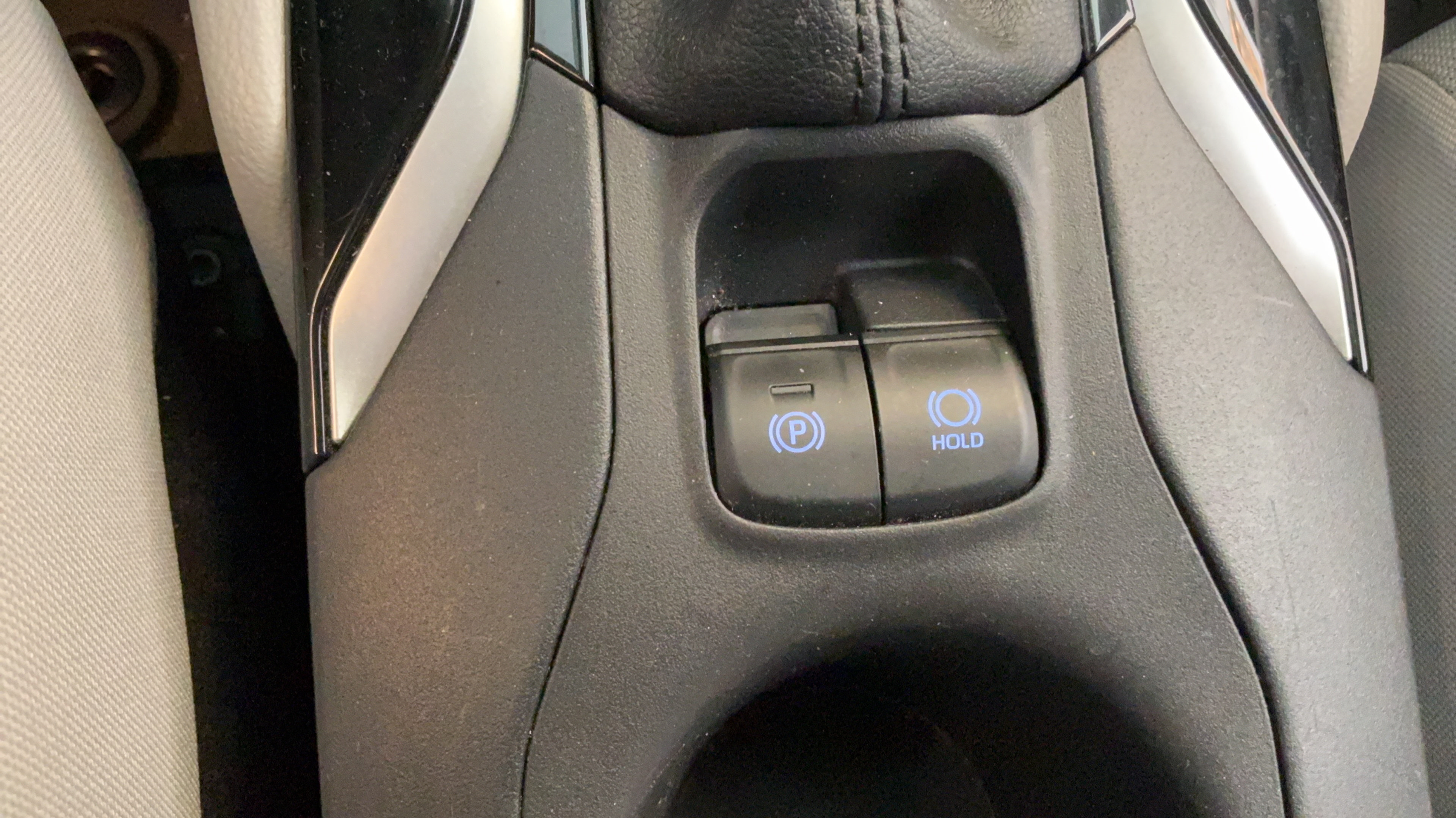 Certified 2022 Toyota Corolla Cross L AWD/4WD image 16