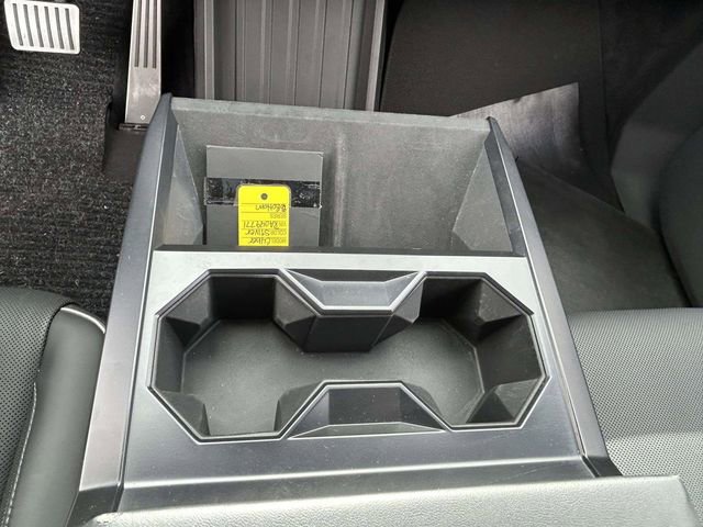 Used 2024 Tesla Cybertruck AWD Crew Cab image 17