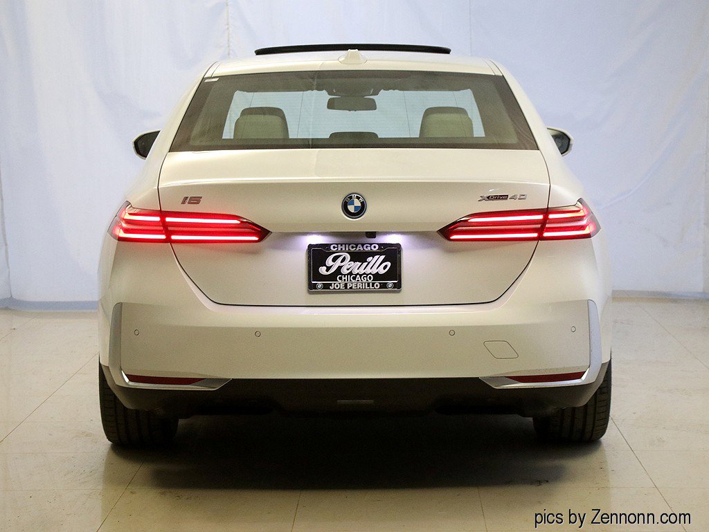 Used 2025 BMW i5 xDrive40 w/ Premium Package image 7