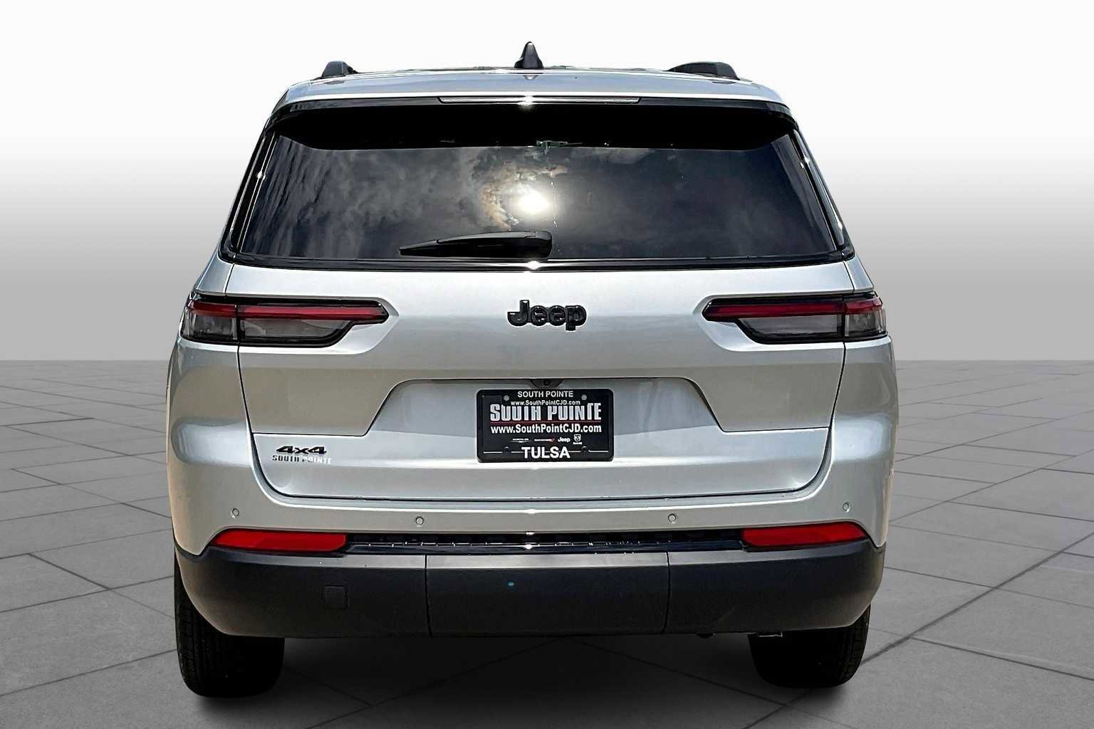 New 2025 Jeep Grand Cherokee L Altitude image 4