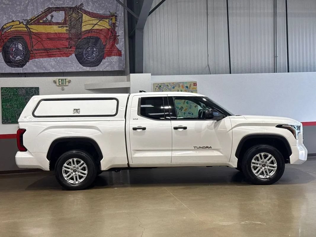 Used 2022 Toyota Tundra SR5 AWD/4WD image 3