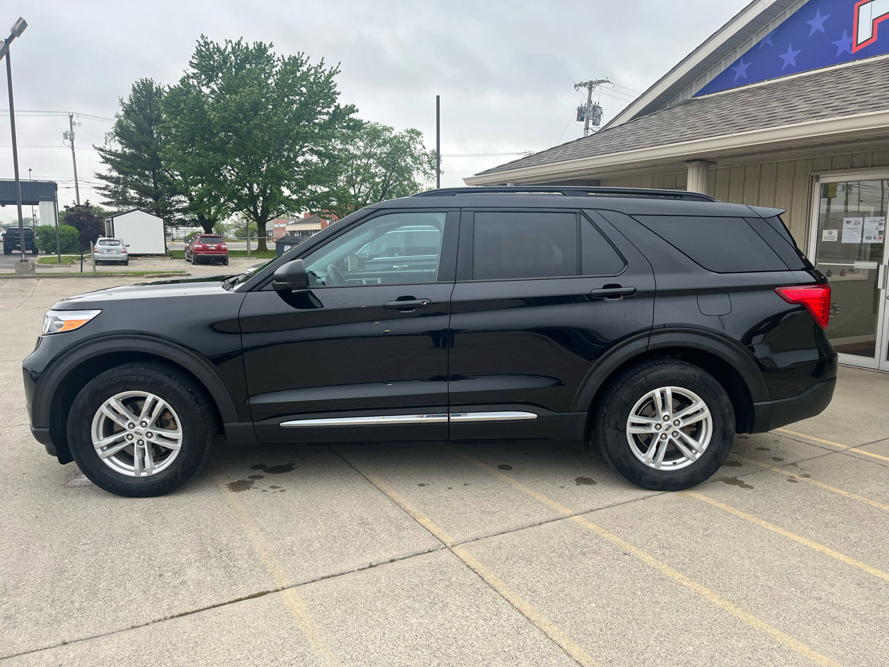 Used 2022 Ford Explorer XLT w/ Class IV Trailer Tow Package image 4
