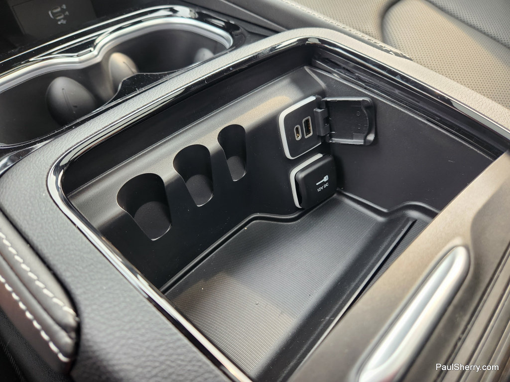 New 2027 Chrysler Pacifica Limited FWD image 38