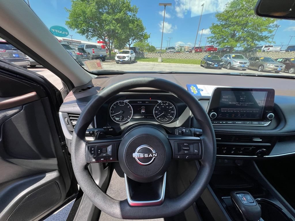 Used 2023 Nissan Rogue S AWD/4WD image 37