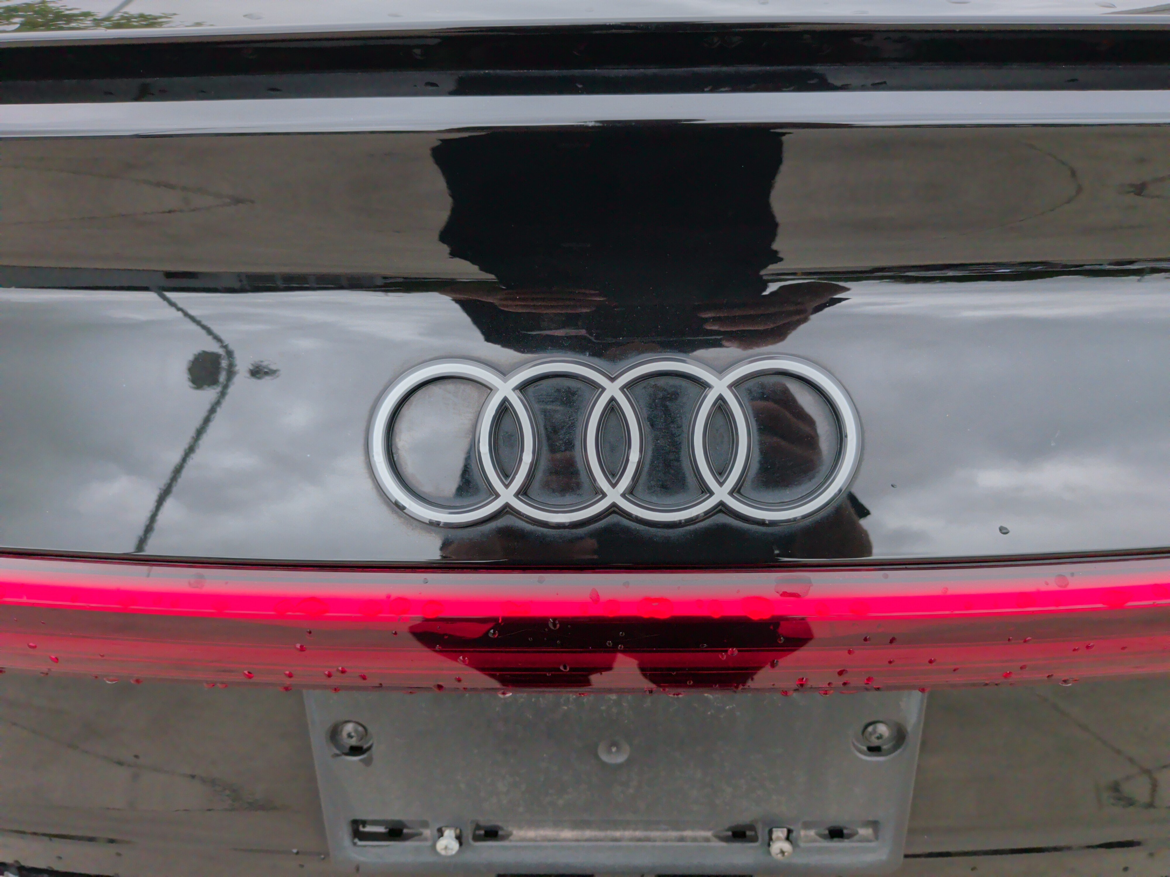 Used 2024 Audi Q8 e-tron Premium Plus AWD/4WD image 38