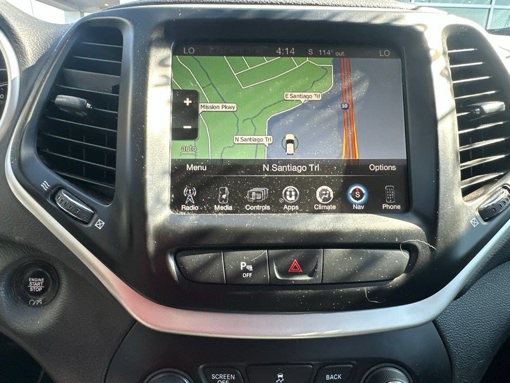 Used 2018 Jeep Cherokee Latitude Plus w/ Comfort/Convenience Group FWD image 13