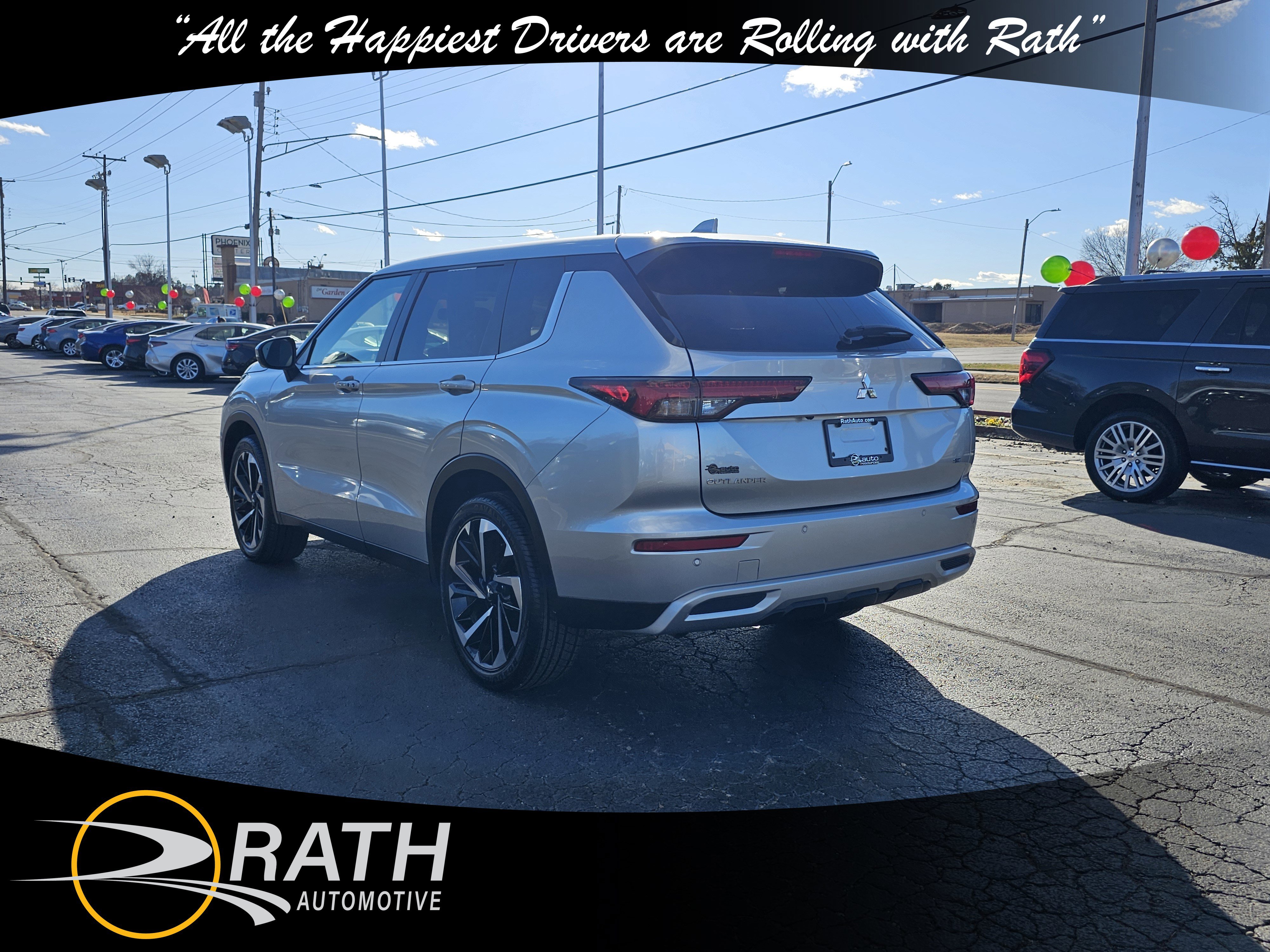 Used 2024 Mitsubishi Outlander SE image 8