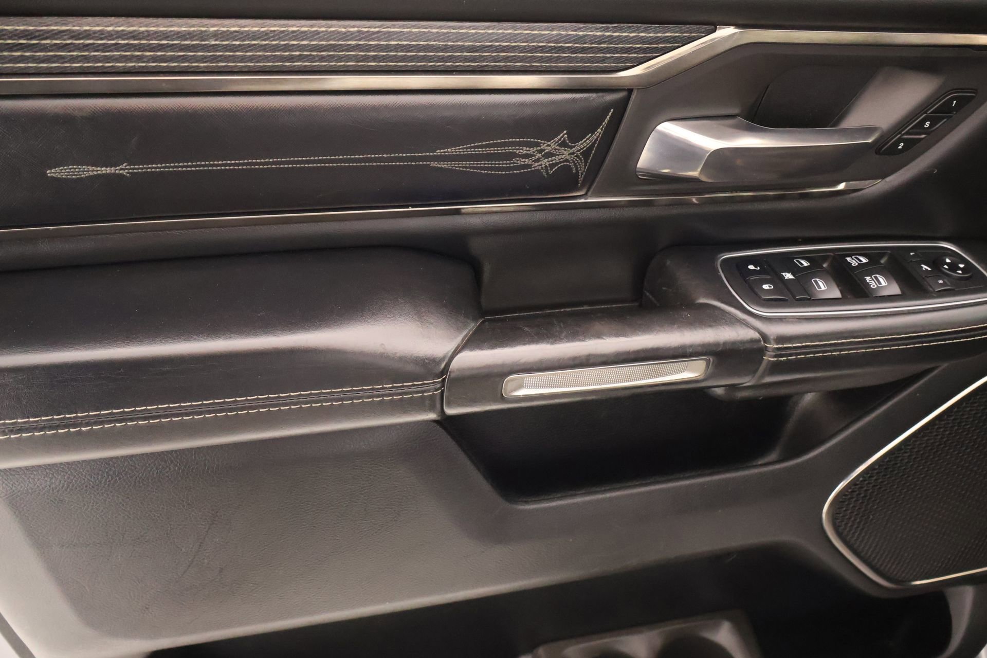 Used 2019 RAM 1500 Limited w/ Advanced Safety Group AWD/4WD image 16