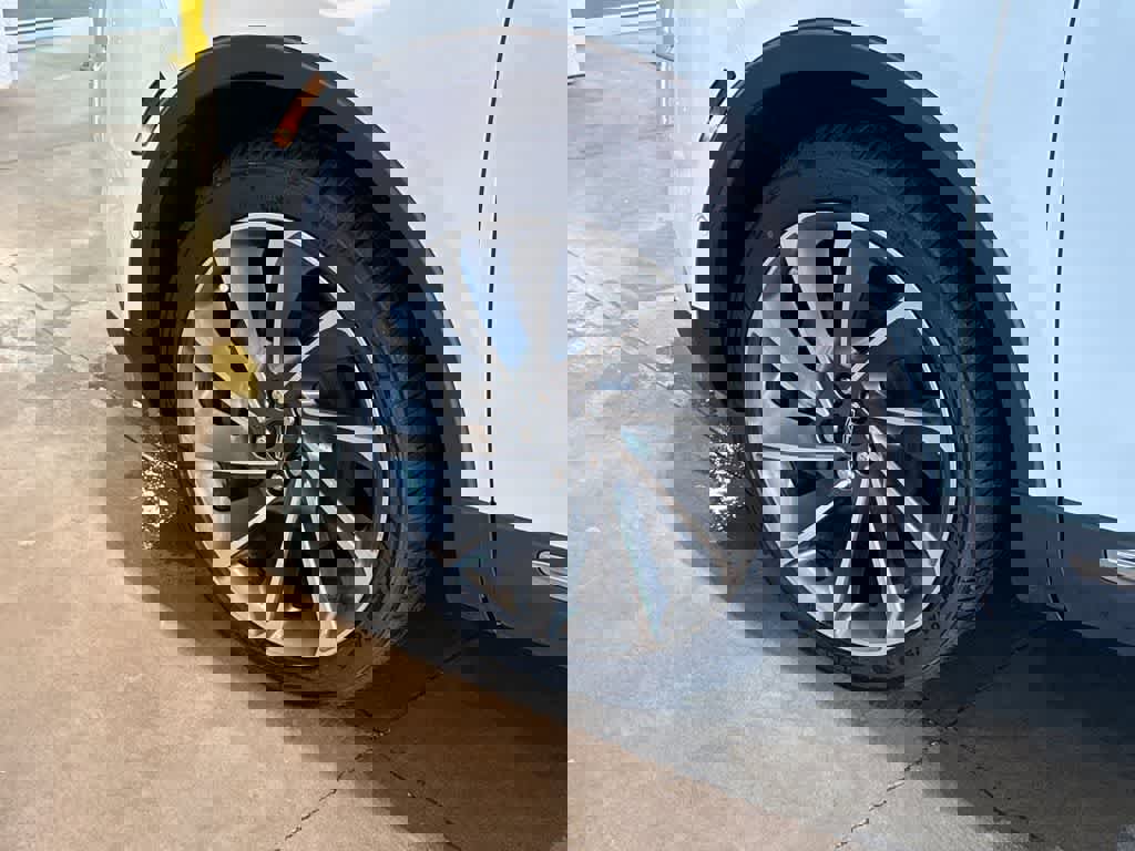 Used 2022 Lincoln Nautilus Reserve w/ Equipment Group 201A image 8