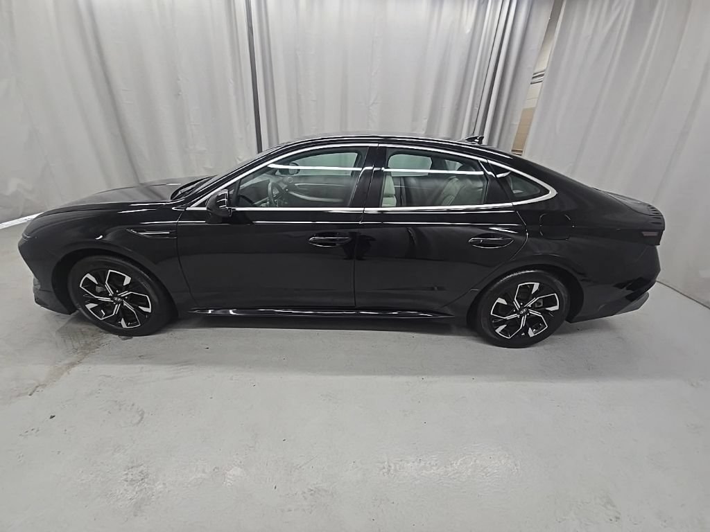 Used 2025 Hyundai Sonata SEL FWD image 3