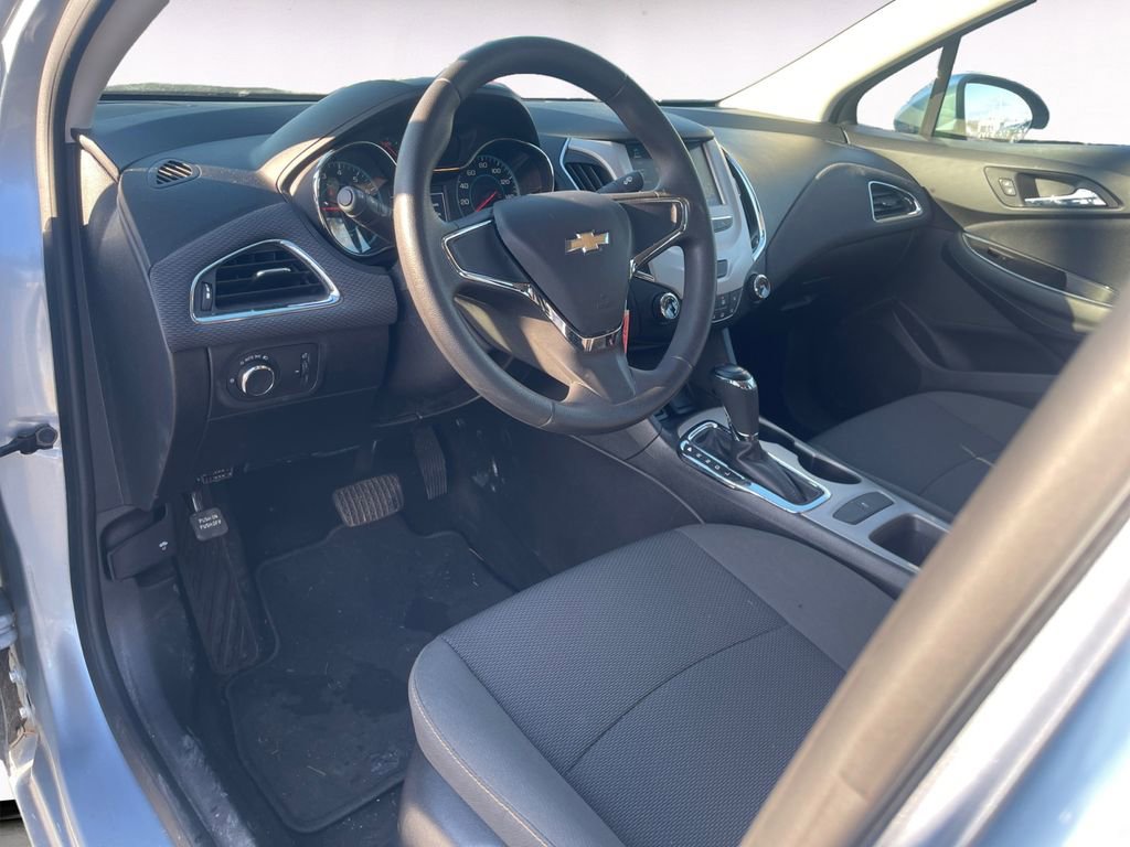 Used 2017 Chevrolet Cruze LS image 10