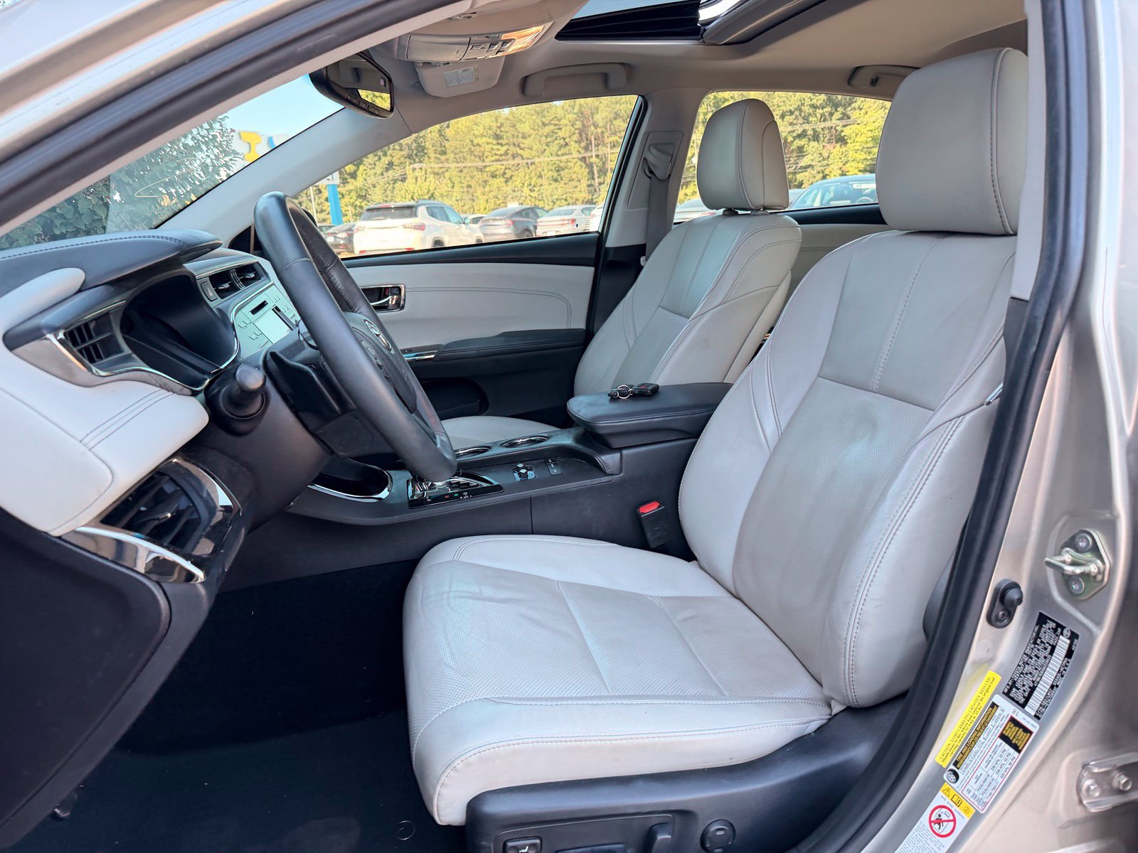 Used 2016 Toyota Avalon Limited w/ Toyota Safety Sense Package FWD image 17