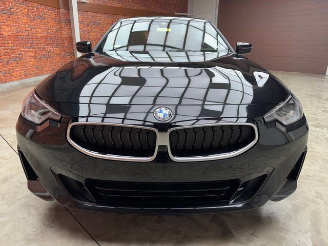 Used 2025 BMW 230i xDrive Coupe w/ Premium Package image 8