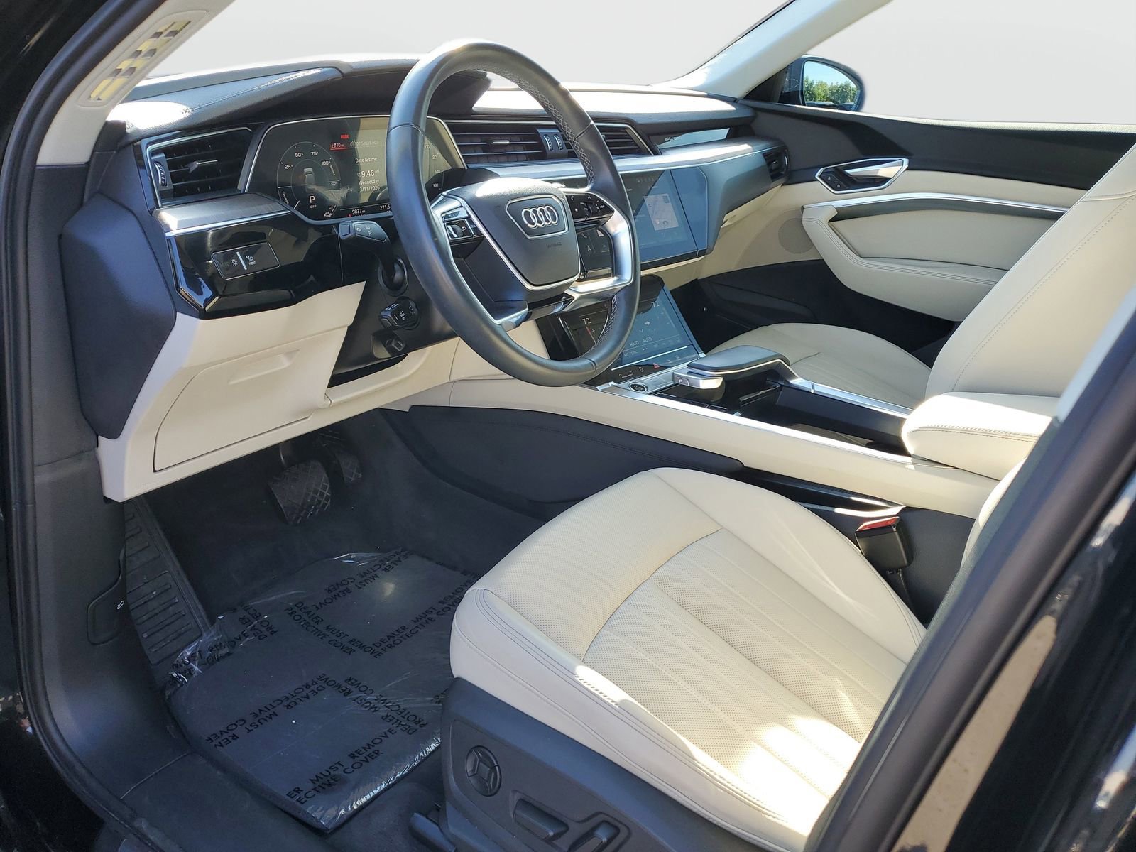 Used 2024 Audi Q8 e-tron Premium Plus w/ Premium Plus Package image 19