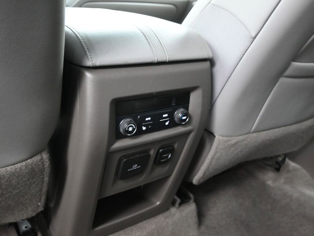 Used 2018 Chevrolet Traverse Premier w/ Driver Confidence II Package image 16