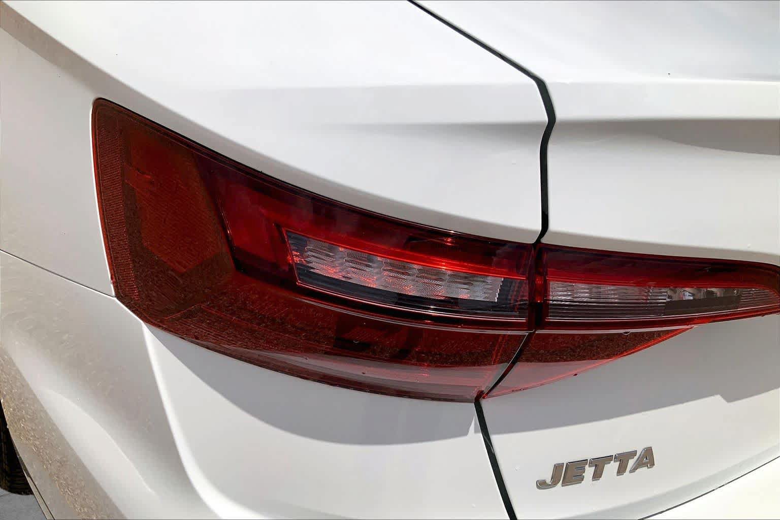 Used 2021 Volkswagen Jetta R-Line FWD image 32