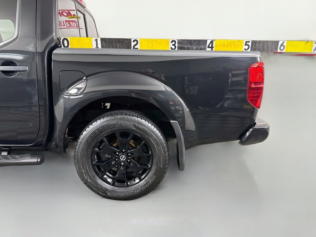 Certified 2021 Nissan Frontier SV w/ Midnight Edition Floor Mats AWD/4WD image 34