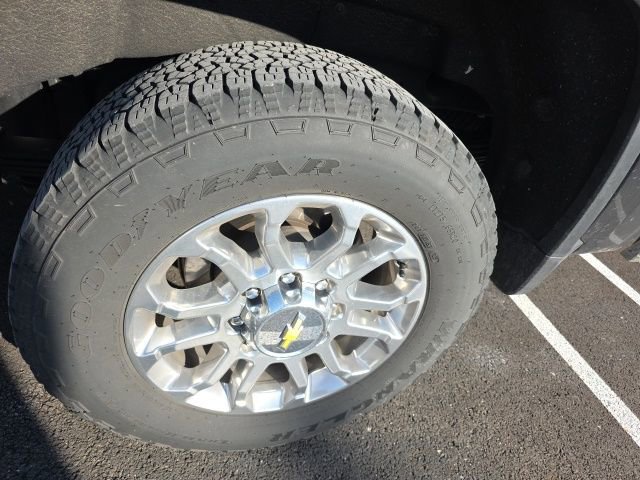 Used 2025 Chevrolet Silverado 2500 LTZ w/ LTZ Premium Package image 14