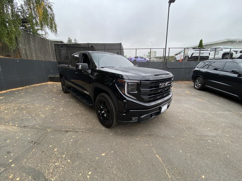 Used 2024 GMC Sierra 1500 Elevation w/ Elevation Premium Package AWD/4WD image 8