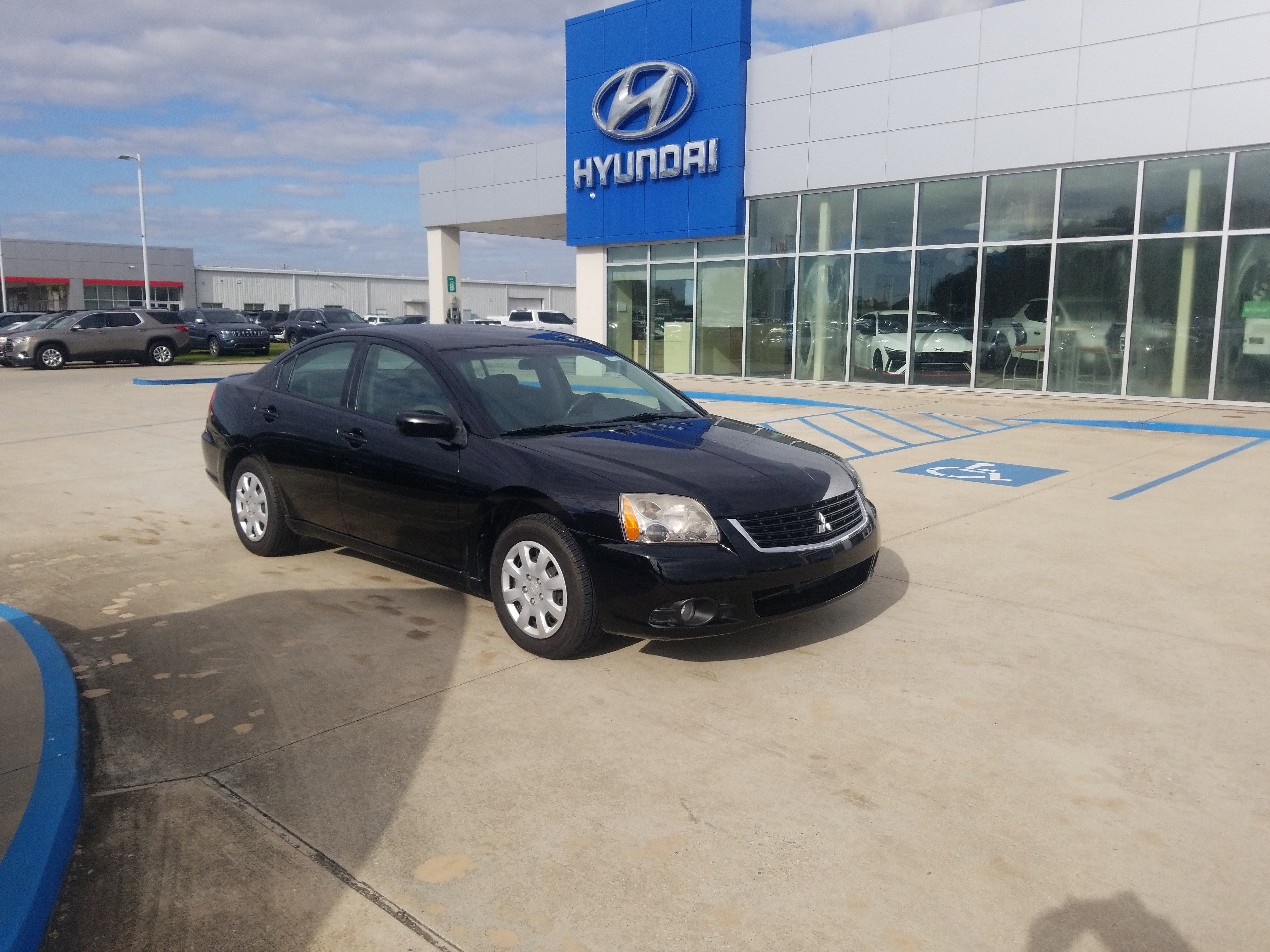 Used 2009 Mitsubishi Galant image 1