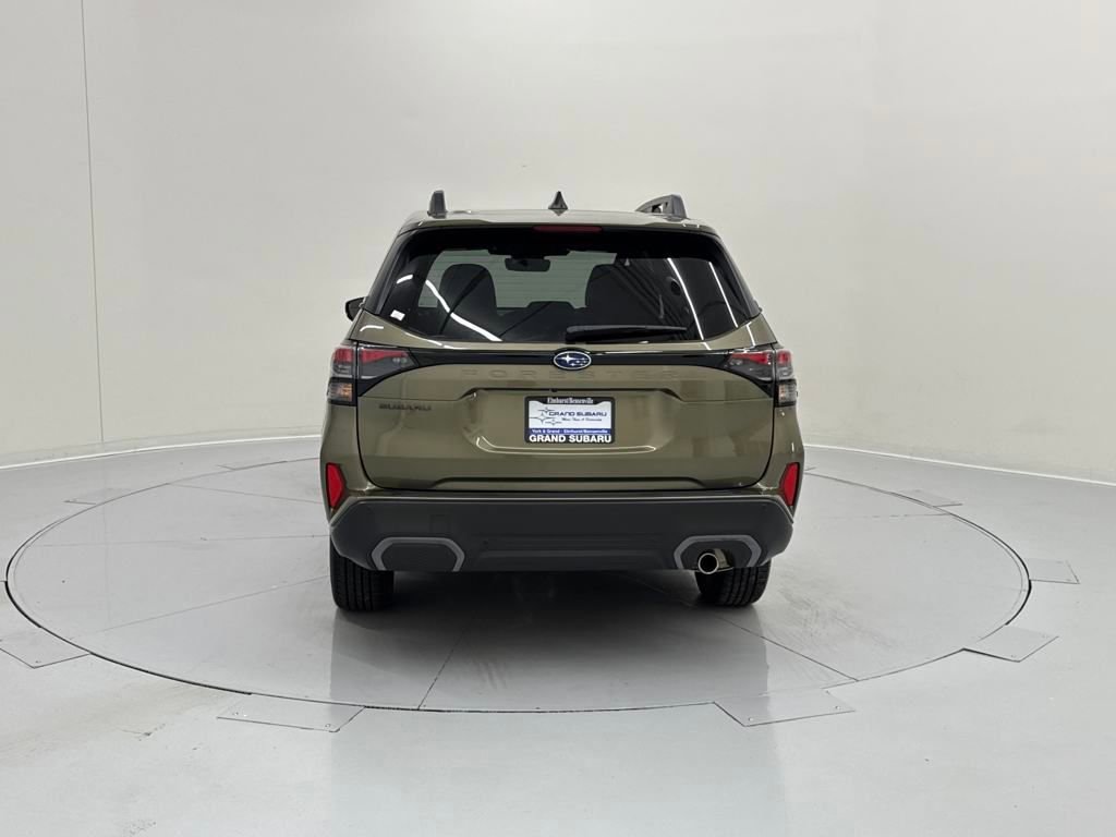Used 2025 Subaru Forester Limited image 5