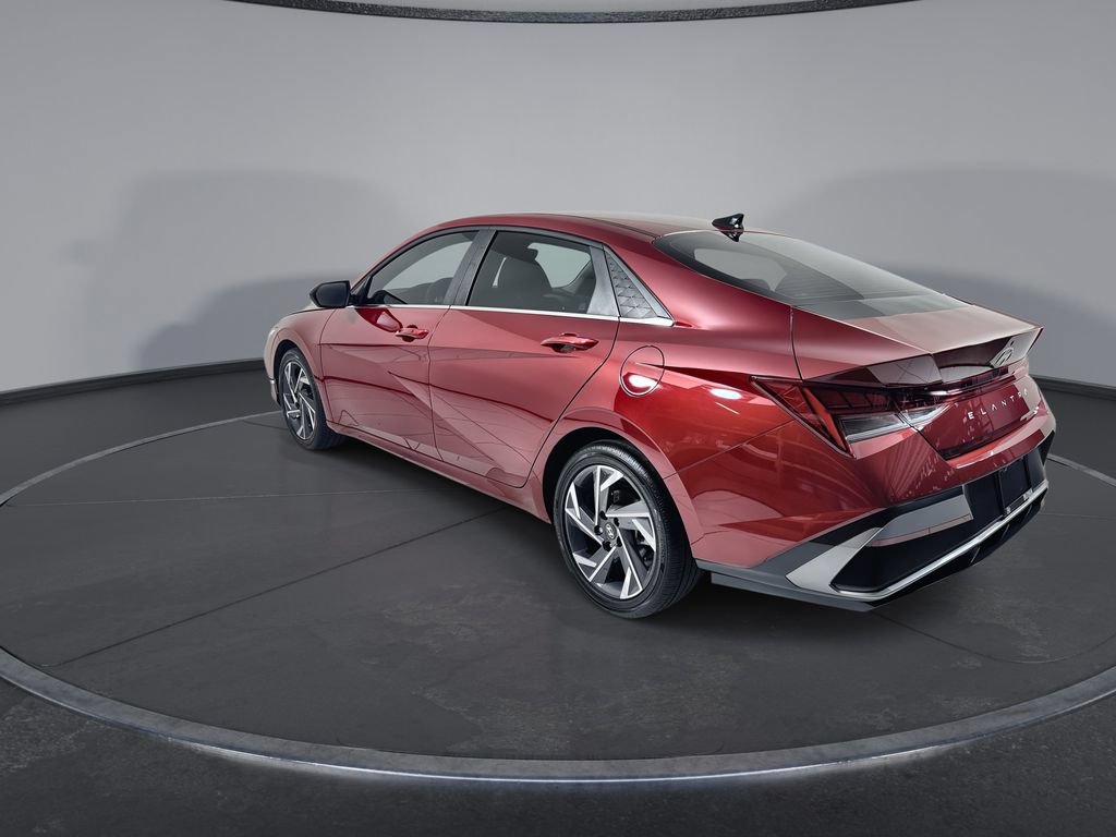 Certified 2025 Hyundai Elantra SEL FWD image 6
