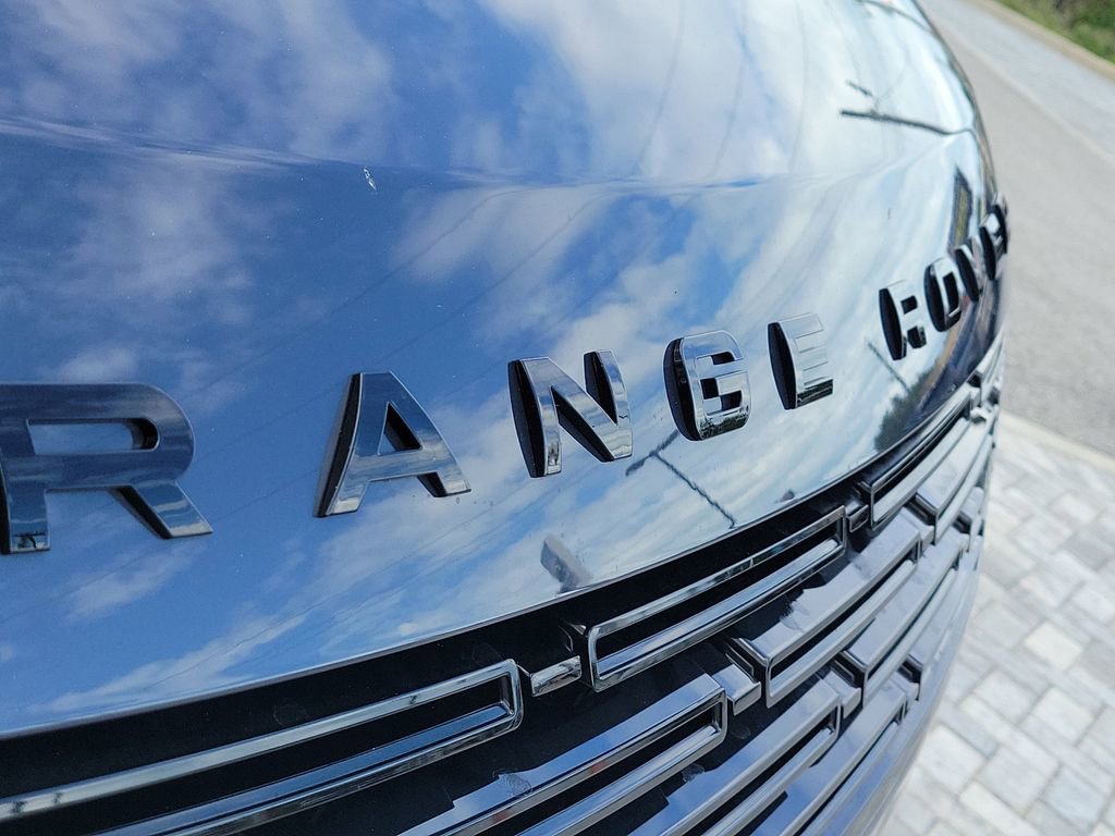 Used 2025 Land Rover Range Rover Sport SE AWD/4WD image 9